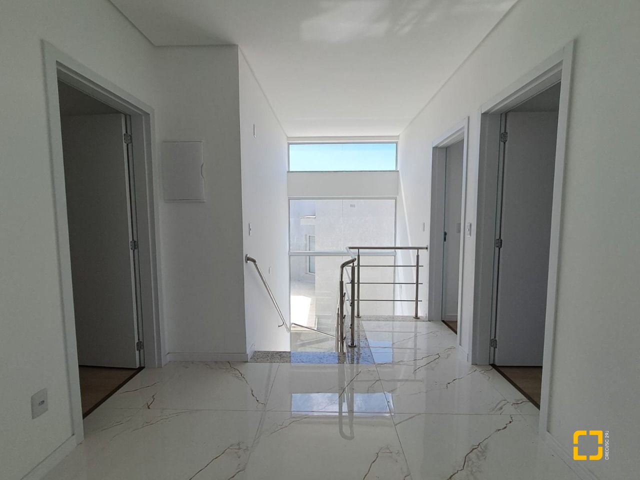 Casa com 181m², 8 quartos (sendo 4 suítes), 2 garagens, no bairro Ingleses em Florianópolis