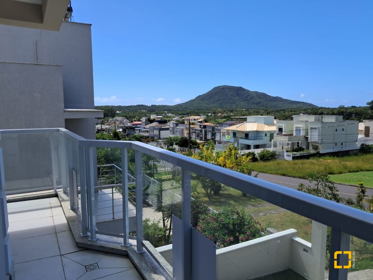 Casa com 181m², 8 quartos (sendo 4 suítes), 2 garagens, no bairro Ingleses em Florianópolis