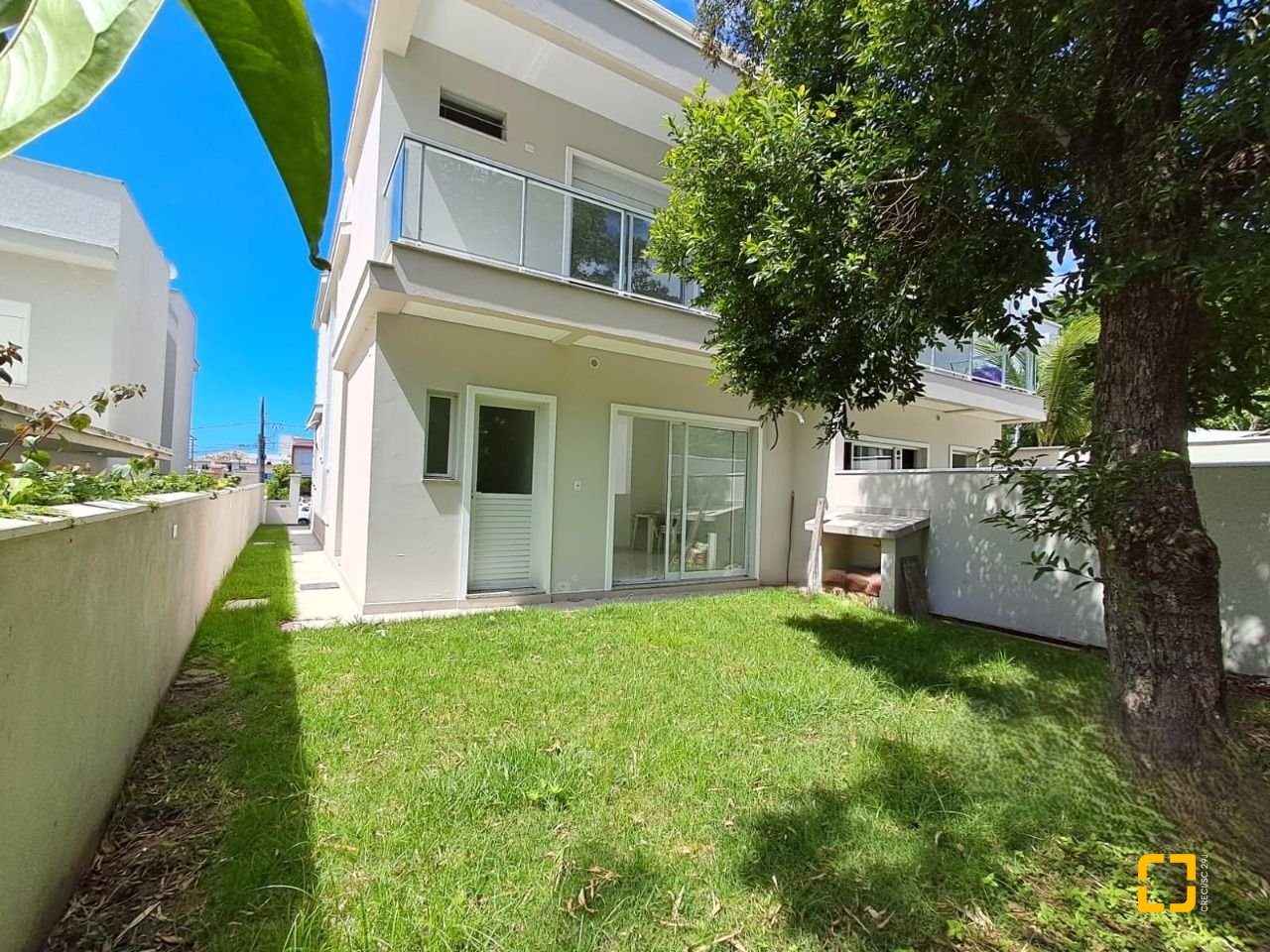 Casa com 181m², 8 quartos (sendo 4 suítes), 2 garagens, no bairro Ingleses em Florianópolis