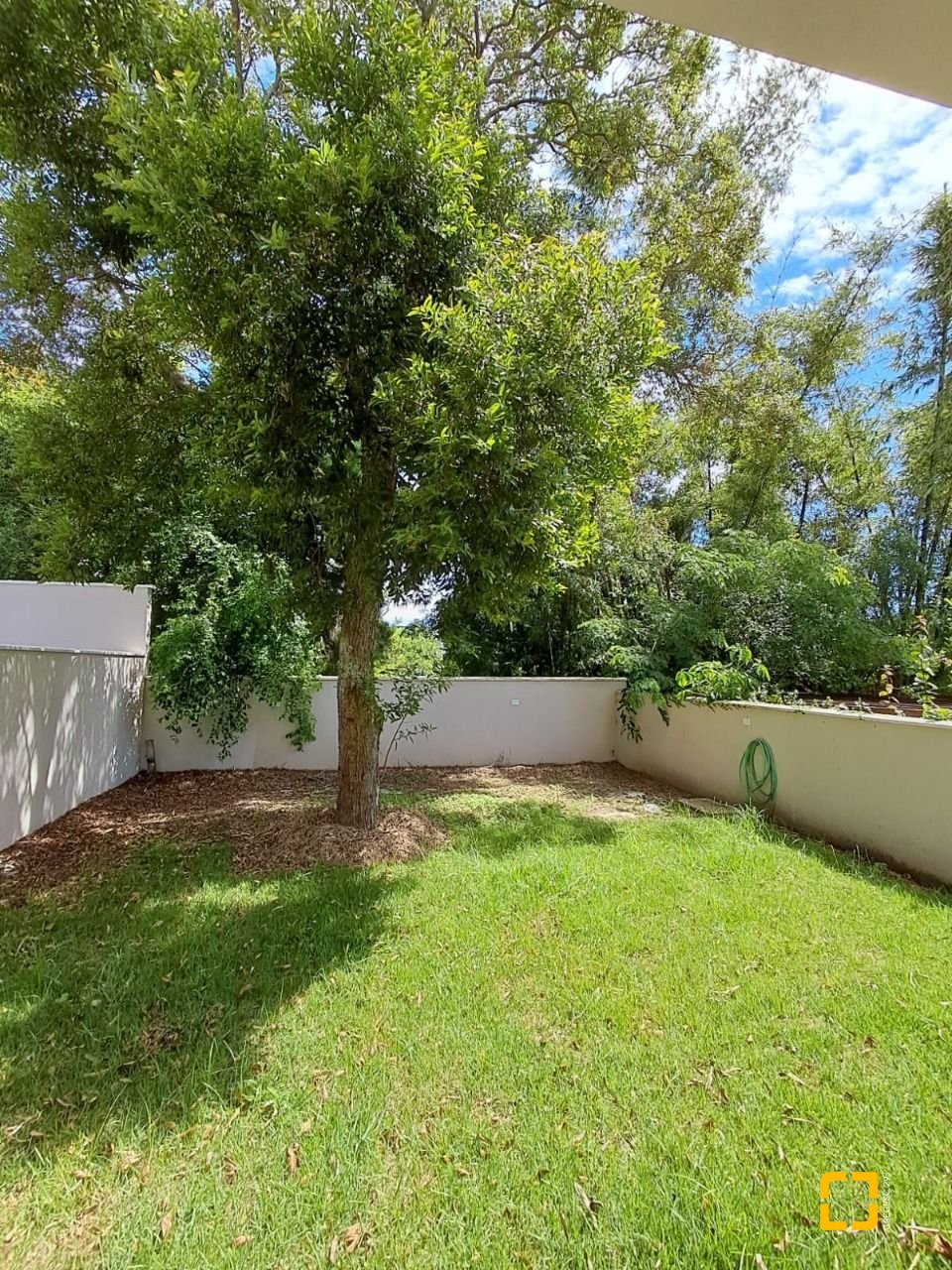 Casa com 181m², 8 quartos (sendo 4 suítes), 2 garagens, no bairro Ingleses em Florianópolis