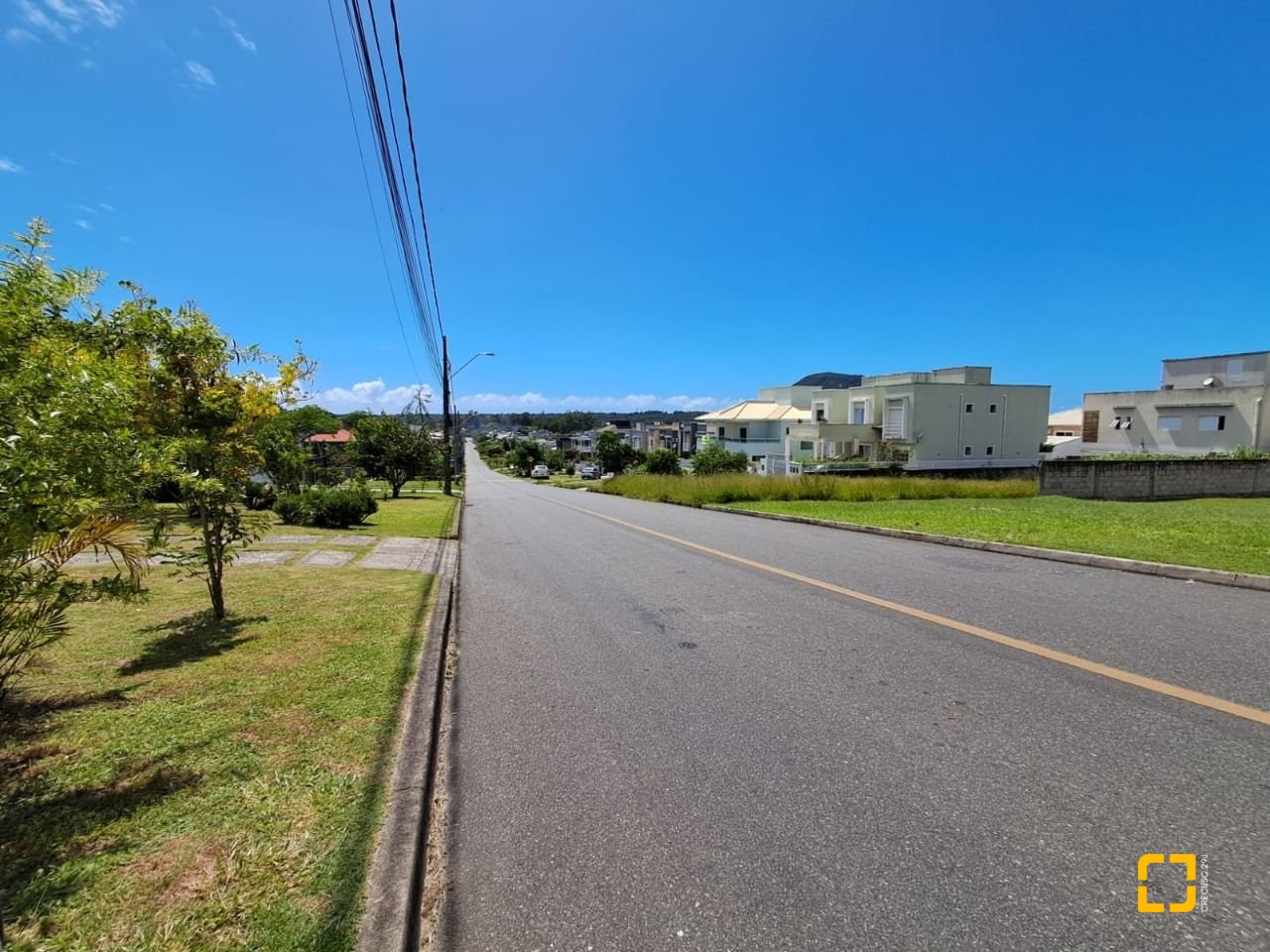 Casa com 181m², 8 quartos (sendo 4 suítes), 2 garagens, no bairro Ingleses em Florianópolis