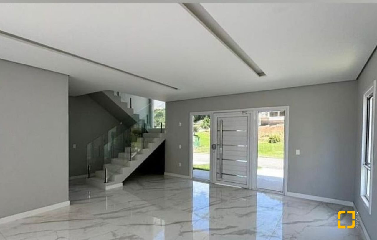 Casa de Condomínio com 400m², 7 quartos (sendo 3 suítes), 4 garagens, no bairro Ingleses em Florianópolis