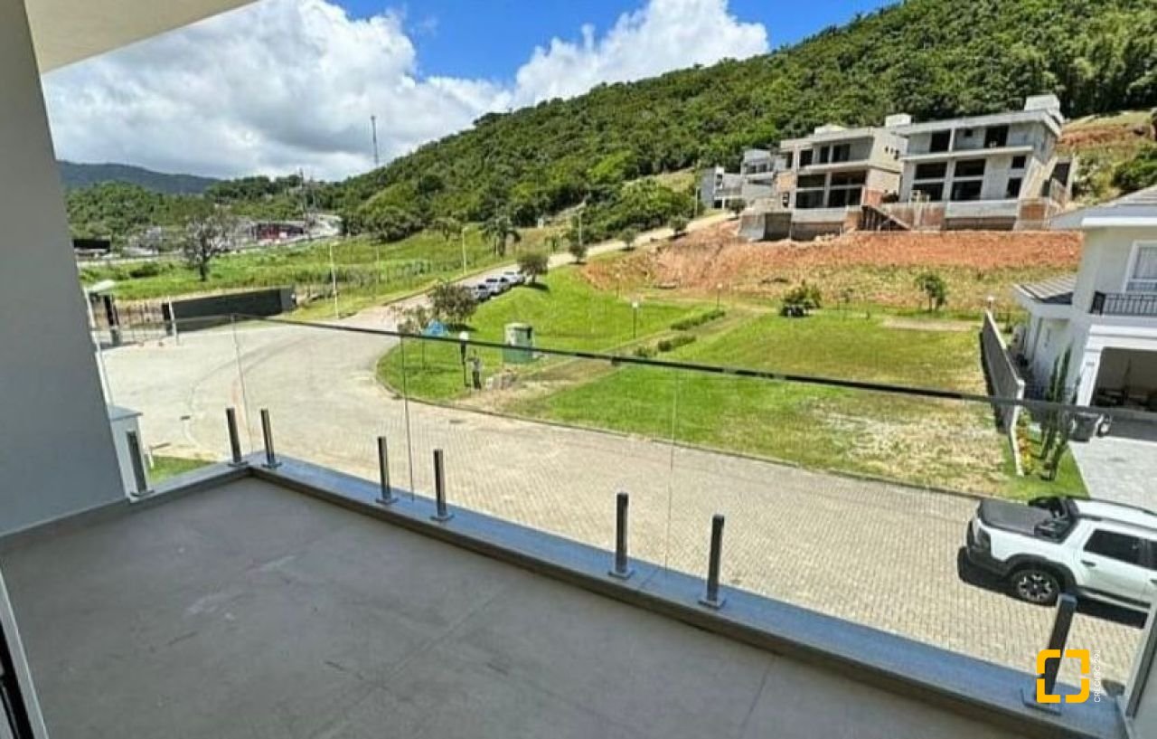 Casa de Condomínio com 400m², 7 quartos (sendo 3 suítes), 4 garagens, no bairro Ingleses em Florianópolis