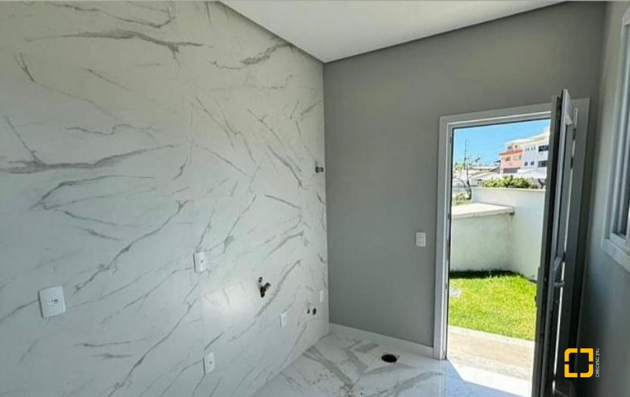 Casa de Condomínio com 400m², 7 quartos (sendo 3 suítes), 4 garagens, no bairro Ingleses em Florianópolis