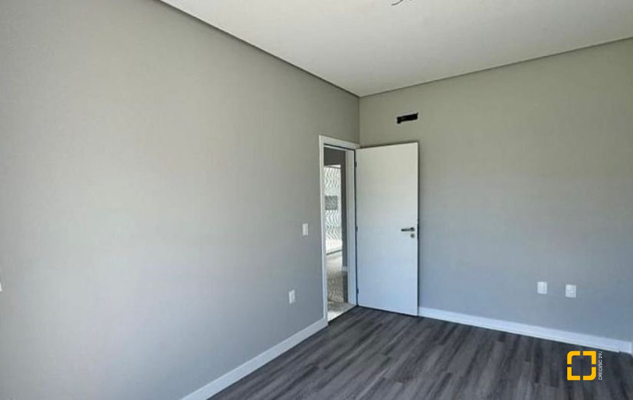 Casa de Condomínio com 400m², 7 quartos (sendo 3 suítes), 4 garagens, no bairro Ingleses em Florianópolis