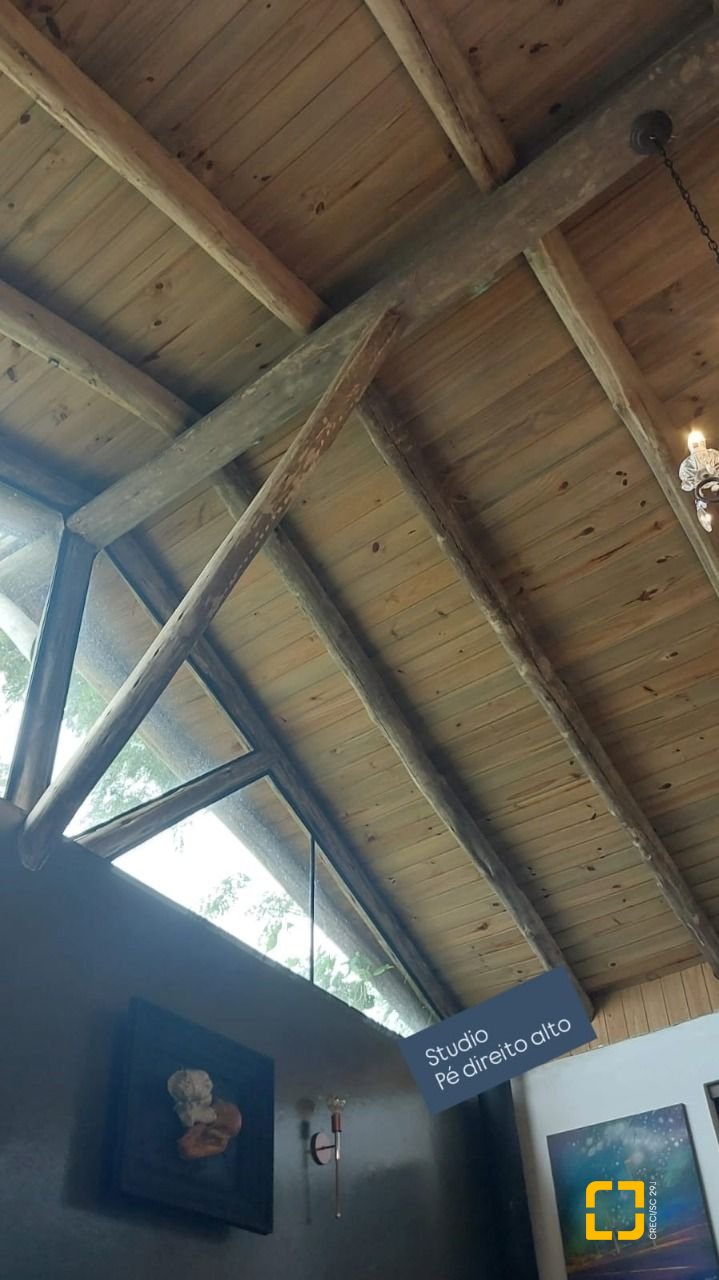 Casa com 135m², 1 quarto, 2 garagens, no bairro Sambaqui em Florianópolis