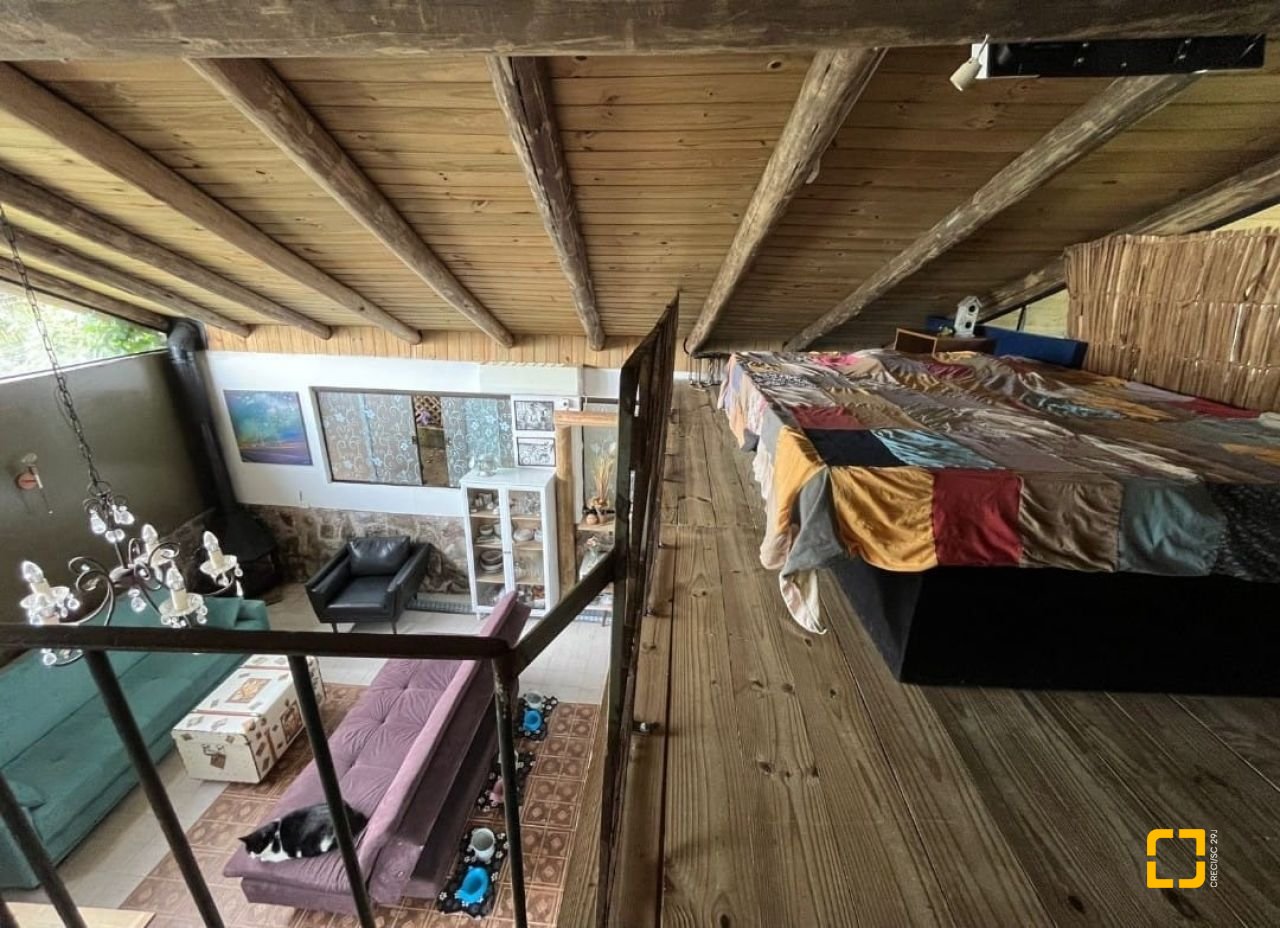 Casa com 135m², 1 quarto, 2 garagens, no bairro Sambaqui em Florianópolis