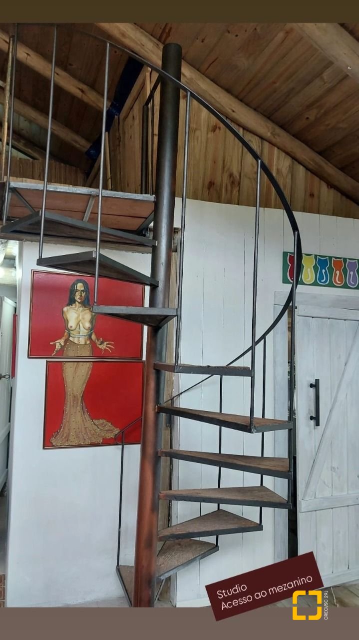 Casa com 135m², 1 quarto, 2 garagens, no bairro Sambaqui em Florianópolis