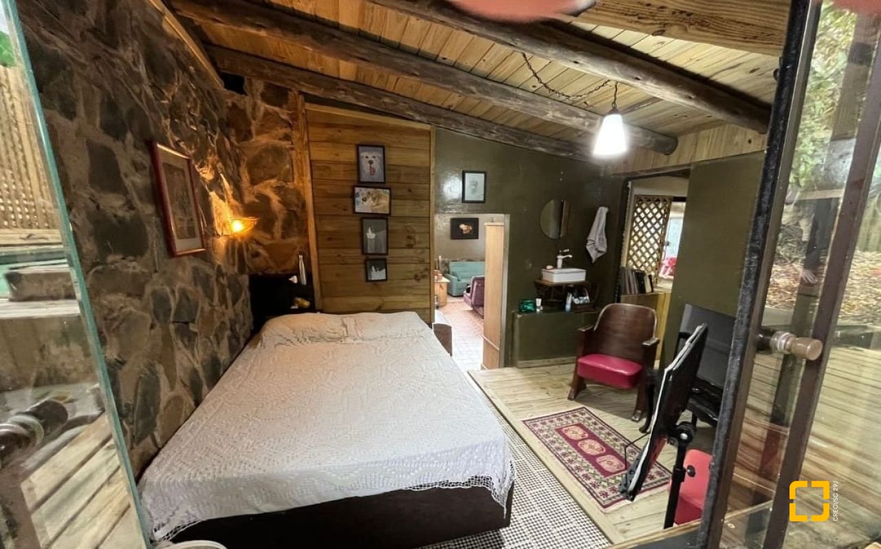 Casa com 135m², 1 quarto, 2 garagens, no bairro Sambaqui em Florianópolis