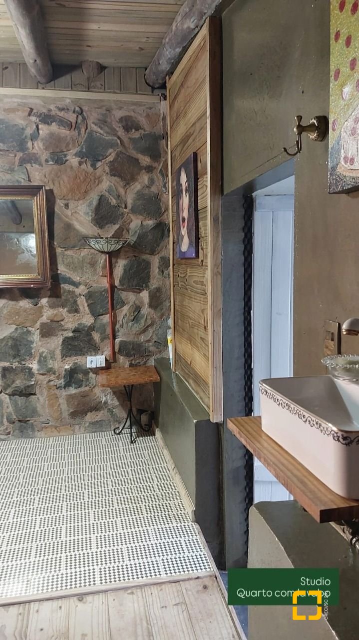 Casa com 135m², 1 quarto, 2 garagens, no bairro Sambaqui em Florianópolis