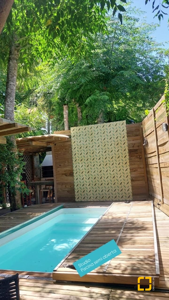 Casa com 135m², 1 quarto, 2 garagens, no bairro Sambaqui em Florianópolis
