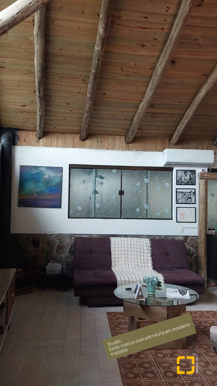 Casa com 135m², 1 quarto, 2 garagens, no bairro Sambaqui em Florianópolis