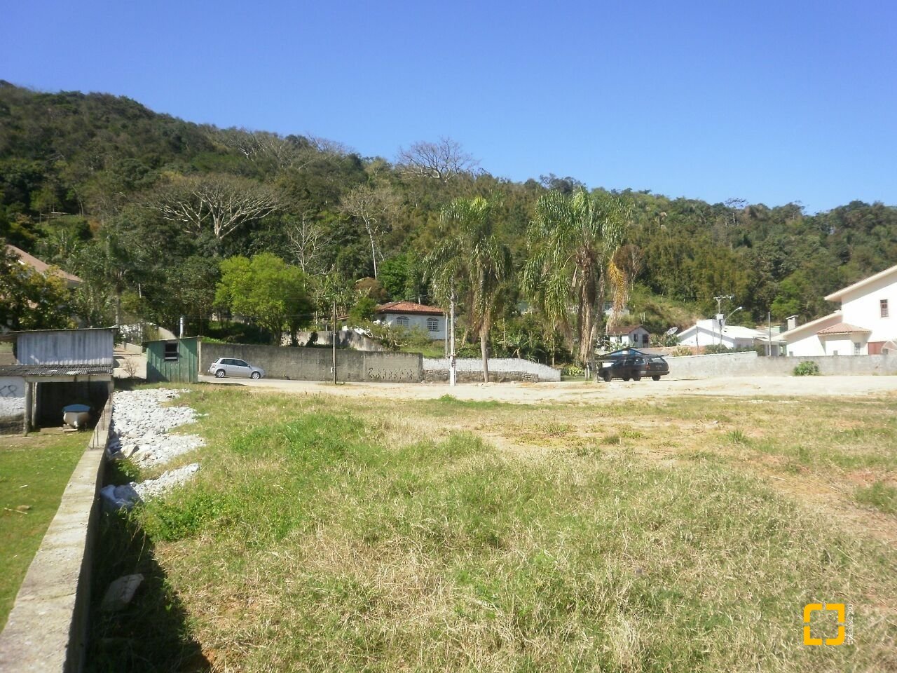 Terreno com 704m², no bairro Ponta de Baixo em São José