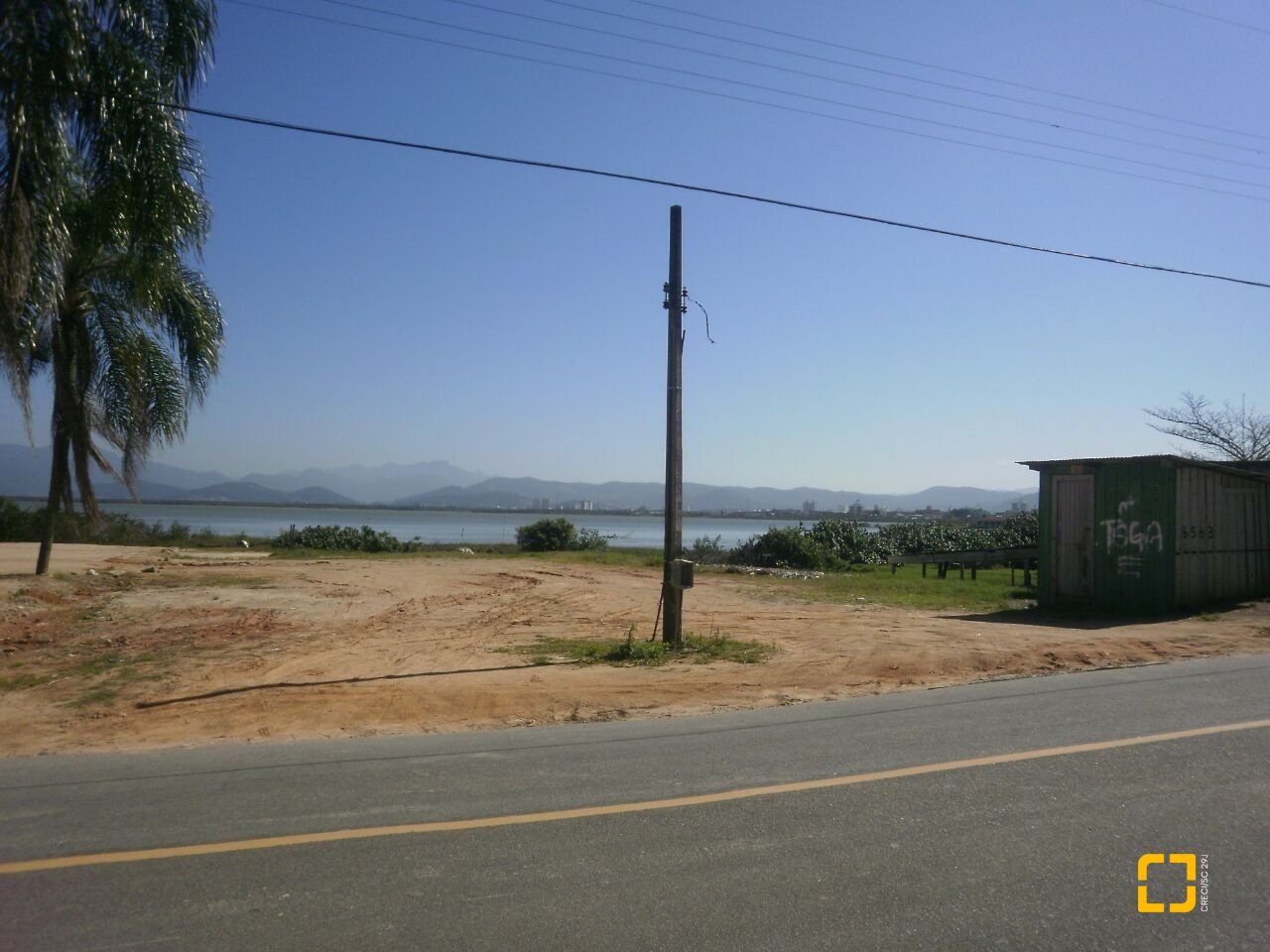 Terreno com 704m², no bairro Ponta de Baixo em São José
