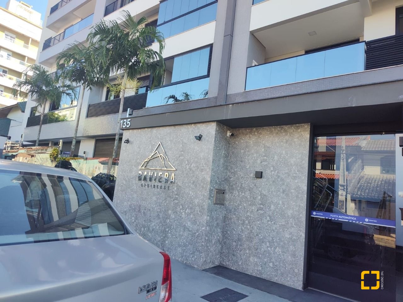 Apartamento com 98m², 6 quartos (sendo 3 suítes), 3 garagens, no bairro Trindade em Florianópolis