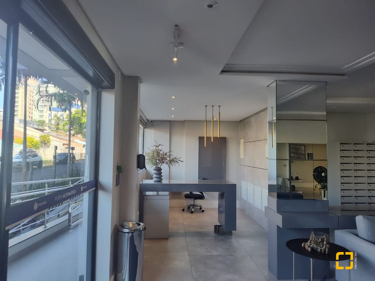 Apartamento com 98m², 6 quartos (sendo 3 suítes), 3 garagens, no bairro Trindade em Florianópolis