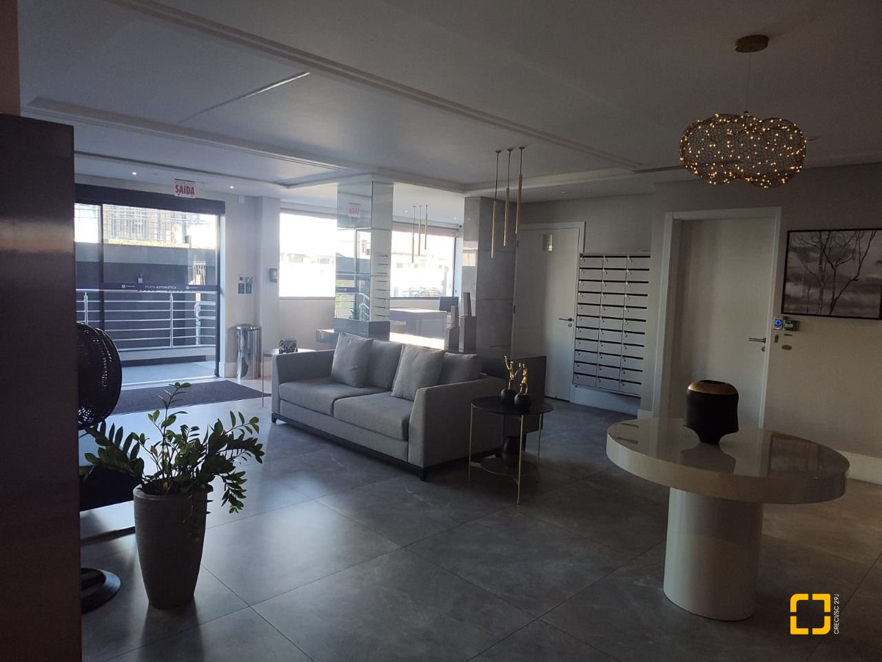 Apartamento com 98m², 6 quartos (sendo 3 suítes), 3 garagens, no bairro Trindade em Florianópolis