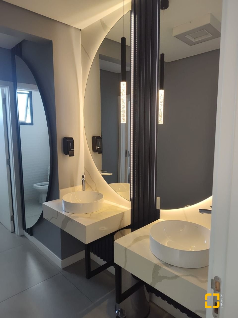 Apartamento com 98m², 6 quartos (sendo 3 suítes), 3 garagens, no bairro Trindade em Florianópolis