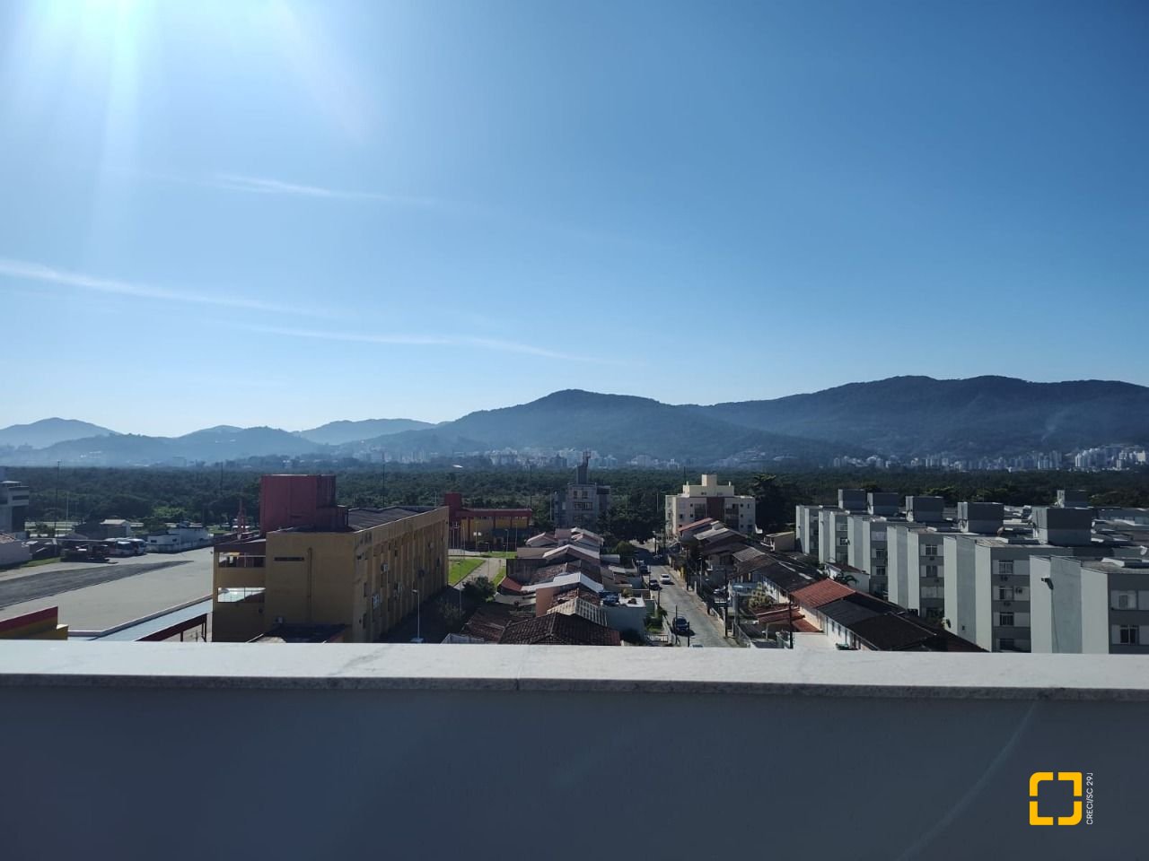 Apartamento com 98m², 6 quartos (sendo 3 suítes), 3 garagens, no bairro Trindade em Florianópolis