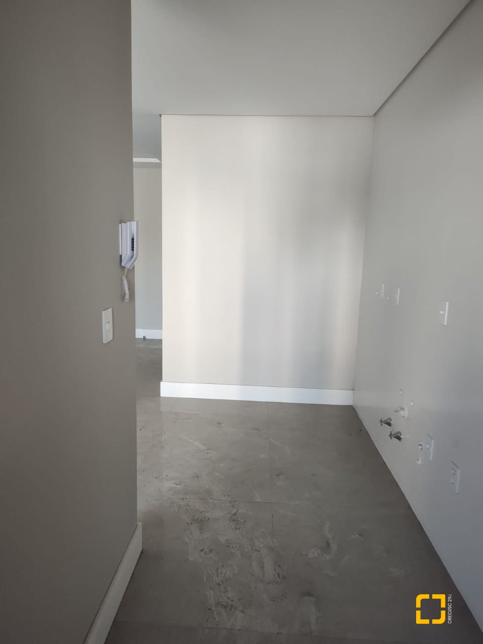 Apartamento com 98m², 6 quartos (sendo 3 suítes), 3 garagens, no bairro Trindade em Florianópolis