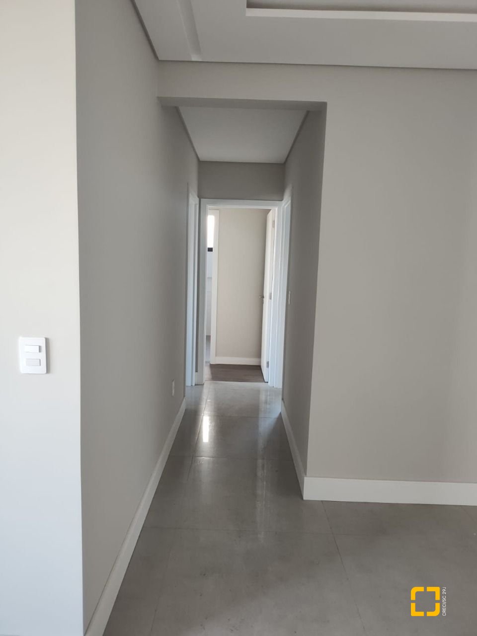 Apartamento com 98m², 6 quartos (sendo 3 suítes), 3 garagens, no bairro Trindade em Florianópolis