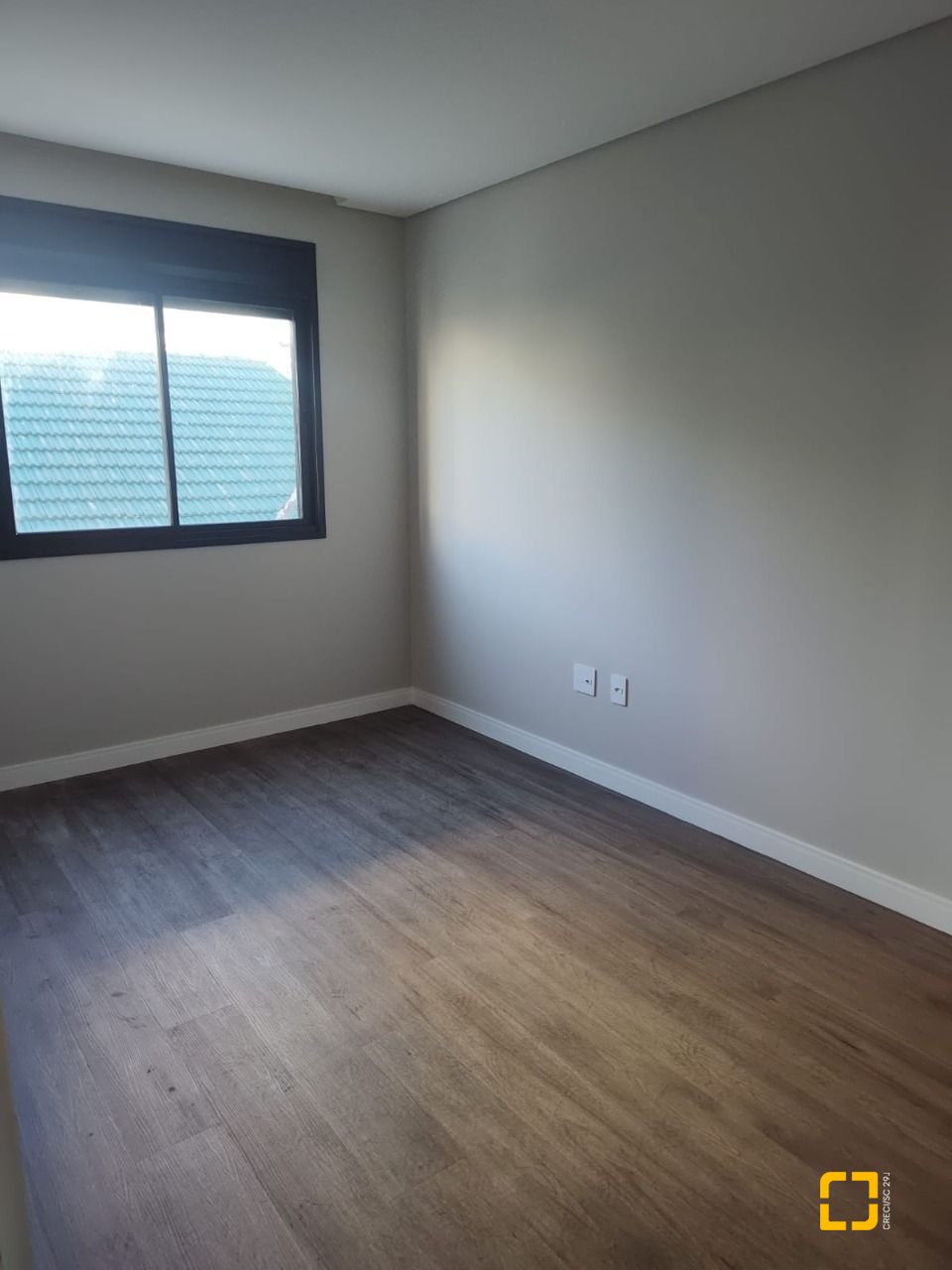 Apartamento com 98m², 6 quartos (sendo 3 suítes), 3 garagens, no bairro Trindade em Florianópolis