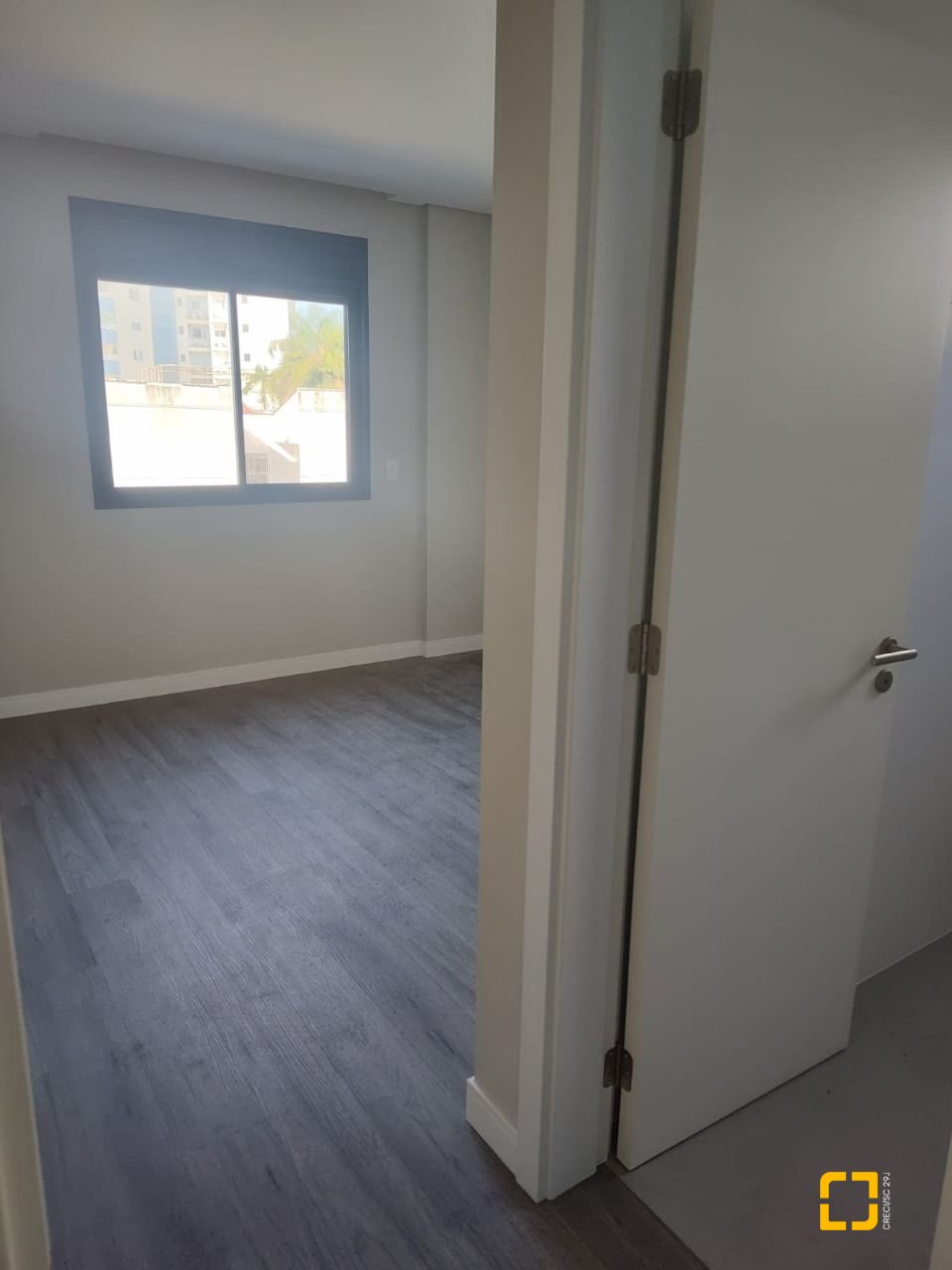 Apartamento com 98m², 6 quartos (sendo 3 suítes), 3 garagens, no bairro Trindade em Florianópolis