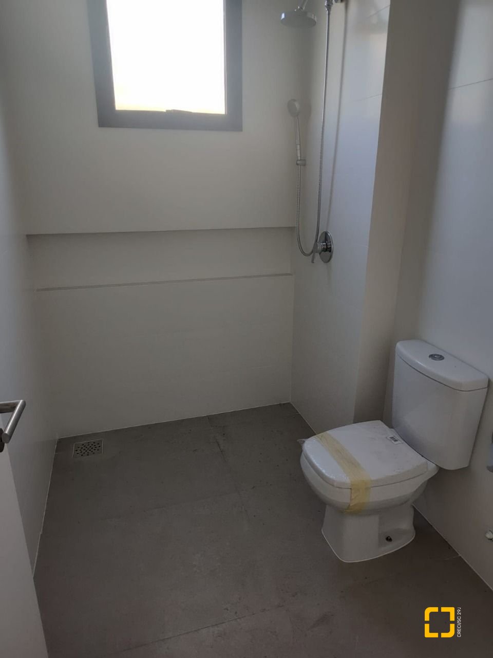 Apartamento com 98m², 6 quartos (sendo 3 suítes), 3 garagens, no bairro Trindade em Florianópolis