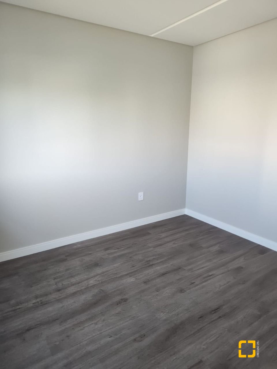 Apartamento com 98m², 6 quartos (sendo 3 suítes), 3 garagens, no bairro Trindade em Florianópolis