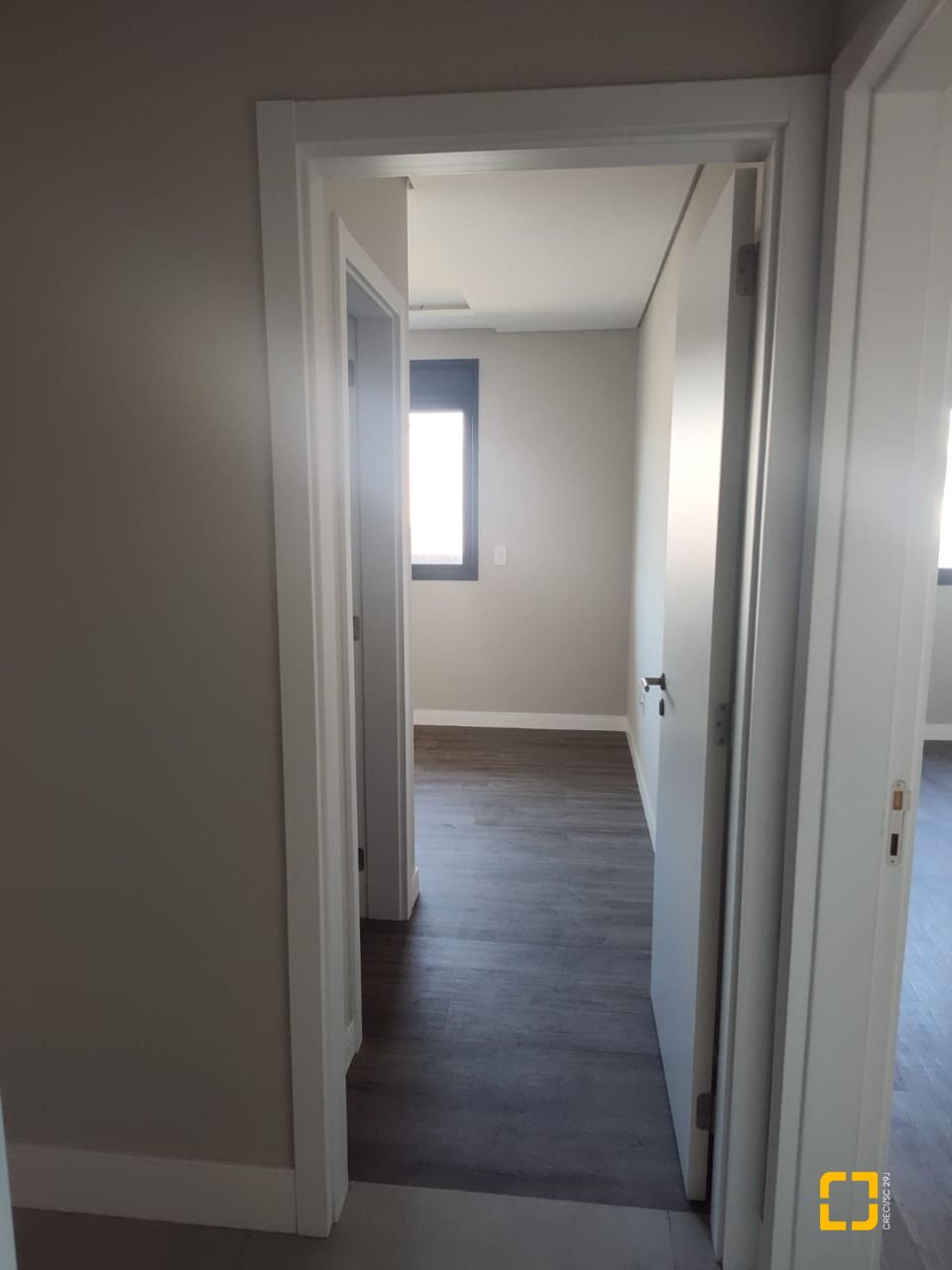 Apartamento com 98m², 6 quartos (sendo 3 suítes), 3 garagens, no bairro Trindade em Florianópolis