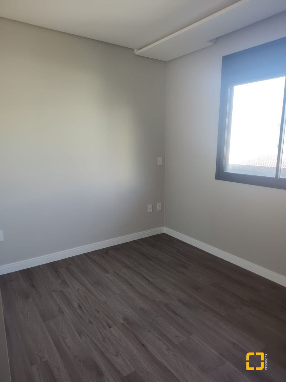 Apartamento com 98m², 6 quartos (sendo 3 suítes), 3 garagens, no bairro Trindade em Florianópolis