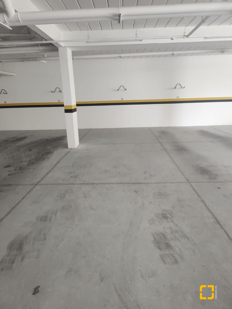 Apartamento com 98m², 6 quartos (sendo 3 suítes), 3 garagens, no bairro Trindade em Florianópolis