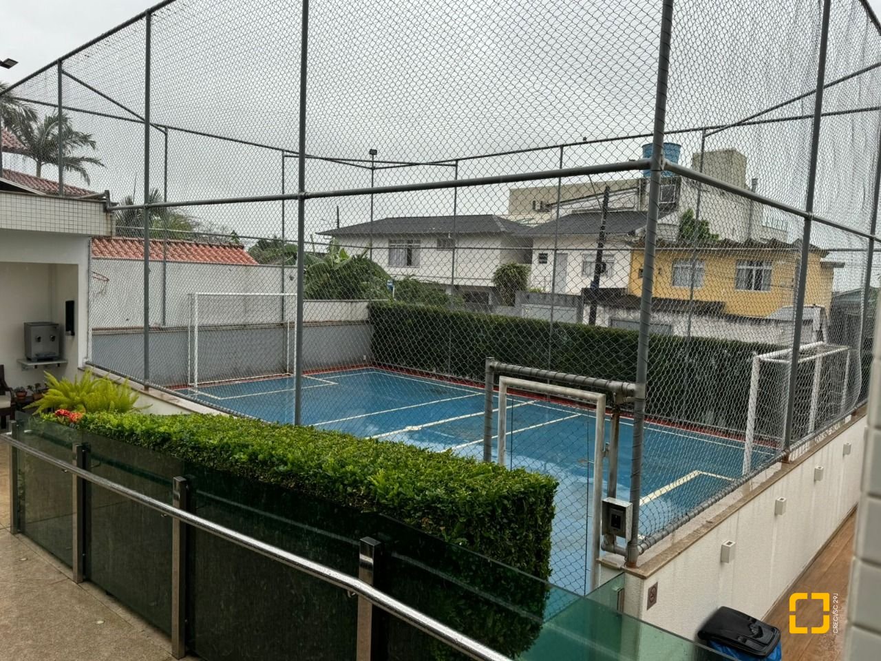 Apartamento com 124m², 5 quartos (sendo 2 suítes), 2 garagens, no bairro Balneário em Florianópolis
