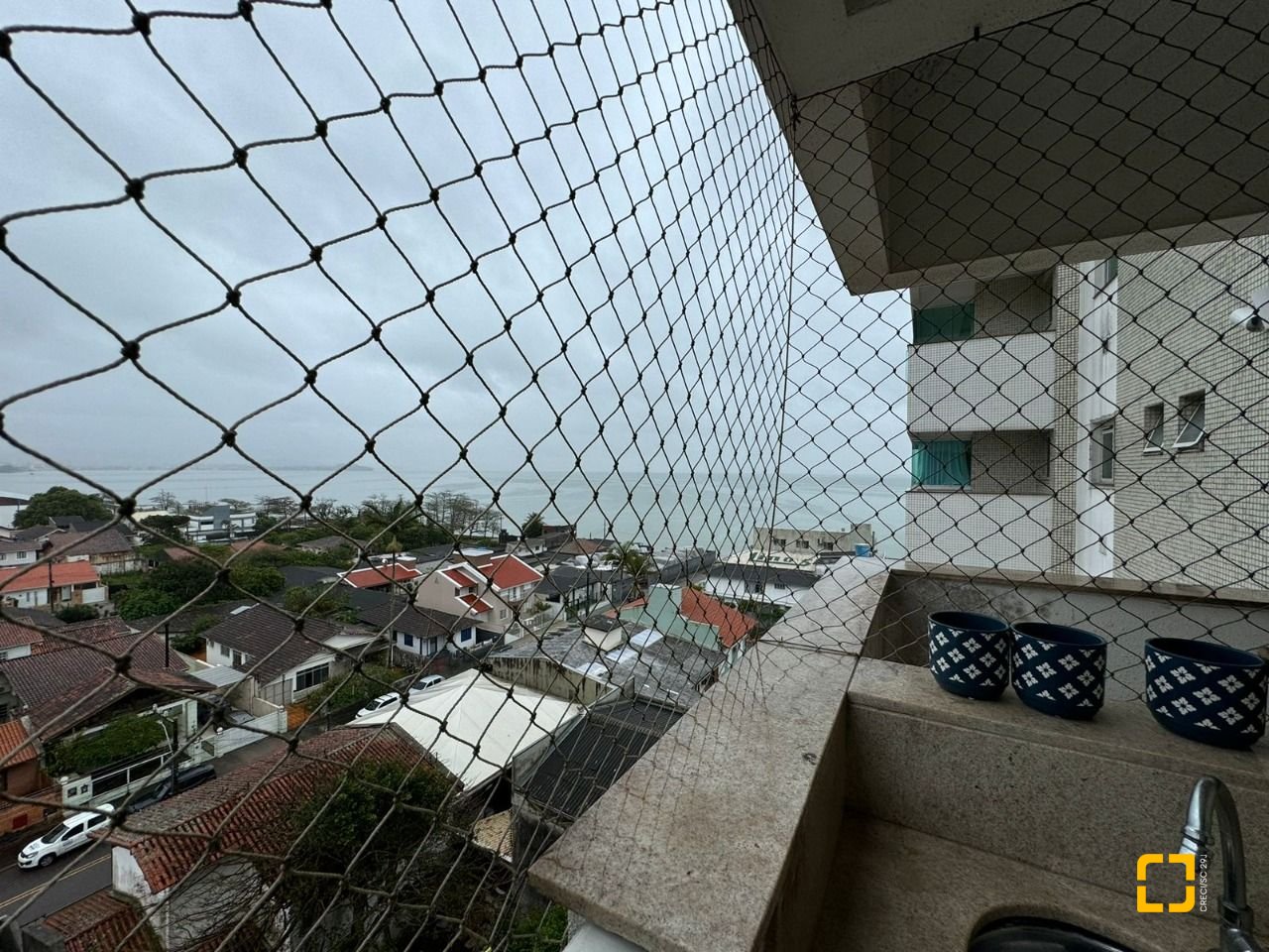 Apartamento com 124m², 5 quartos (sendo 2 suítes), 2 garagens, no bairro Balneário em Florianópolis