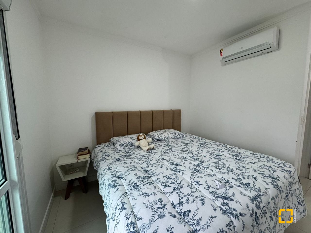 Apartamento com 124m², 5 quartos (sendo 2 suítes), 2 garagens, no bairro Balneário em Florianópolis