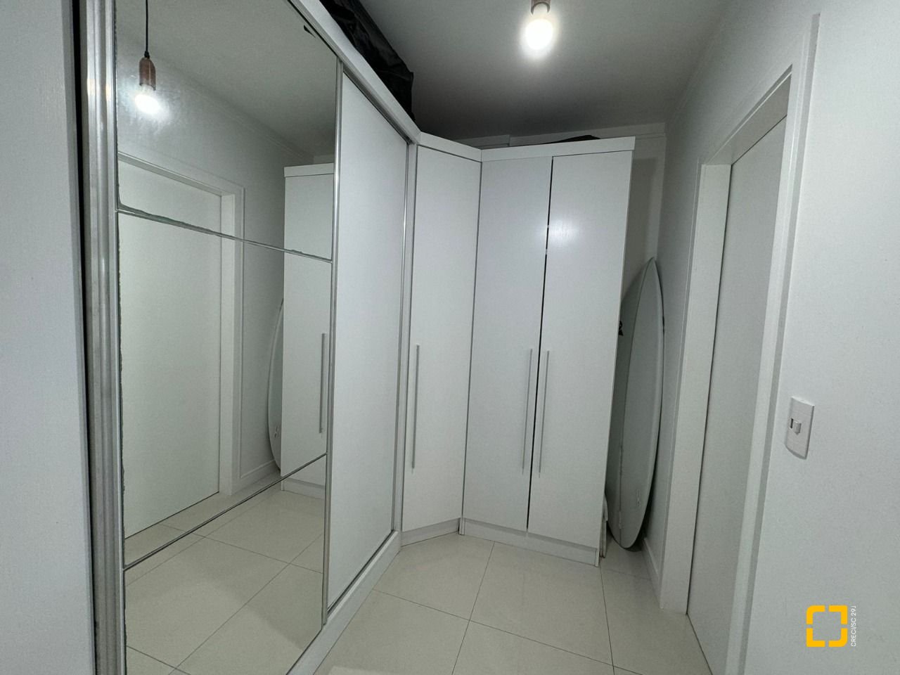 Apartamento com 124m², 5 quartos (sendo 2 suítes), 2 garagens, no bairro Balneário em Florianópolis