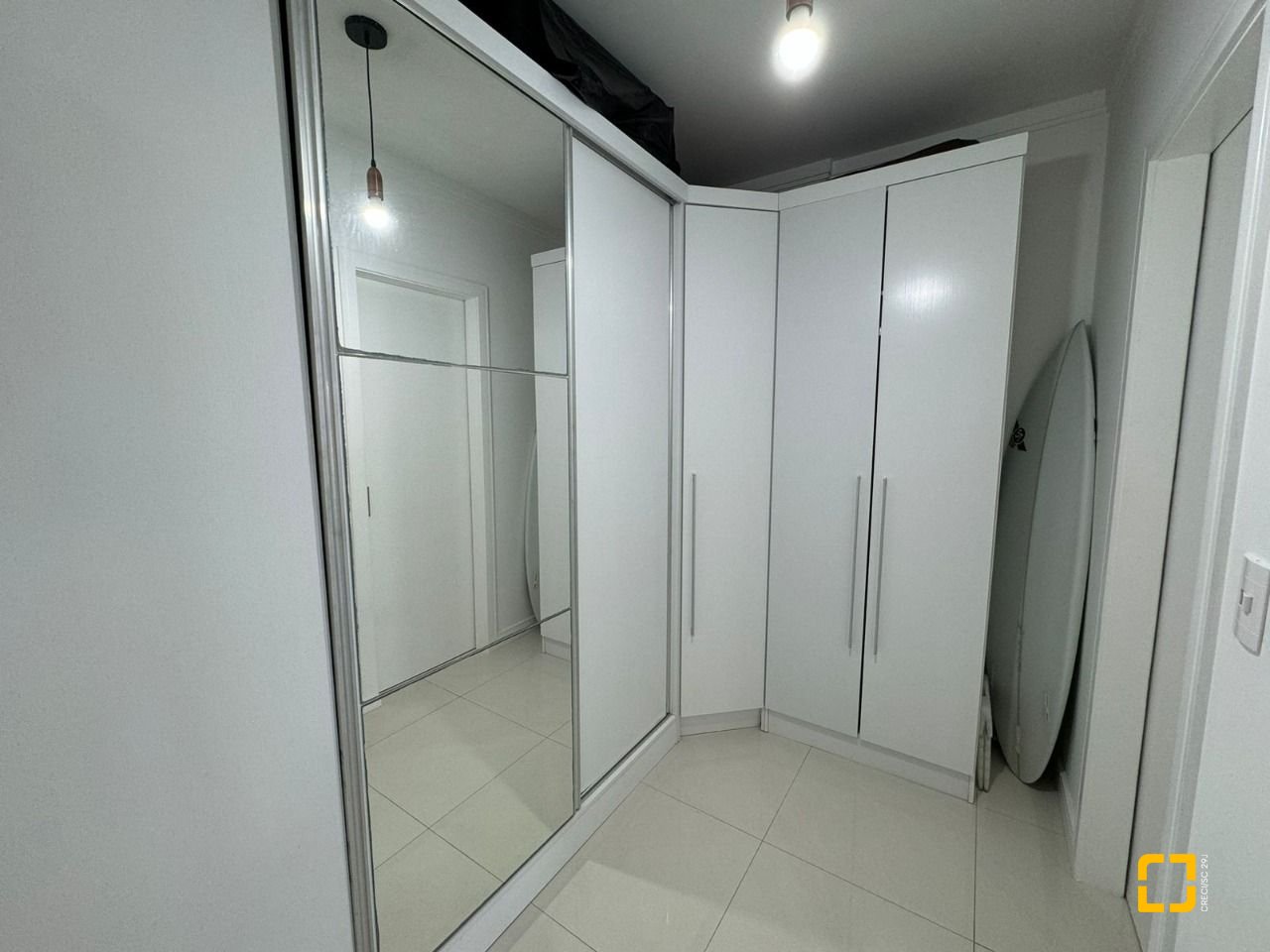 Apartamento com 124m², 5 quartos (sendo 2 suítes), 2 garagens, no bairro Balneário em Florianópolis