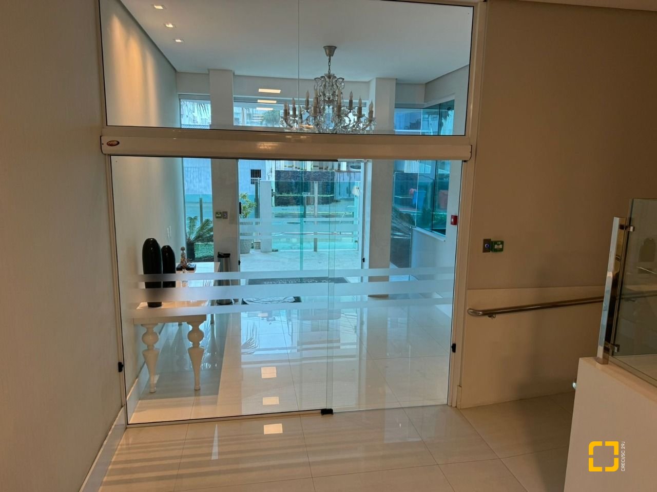 Apartamento com 124m², 5 quartos (sendo 2 suítes), 2 garagens, no bairro Balneário em Florianópolis
