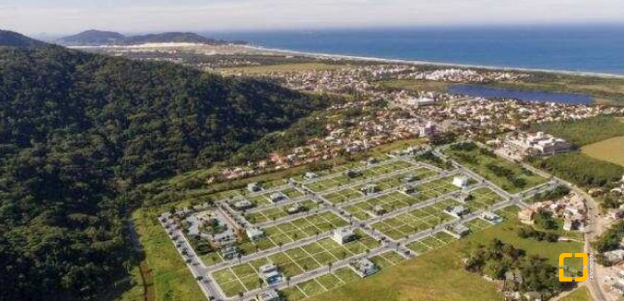 Casa com 160m², 6 quartos (sendo 3 suítes), 2 garagens, no bairro Rio Tavares em Florianópolis