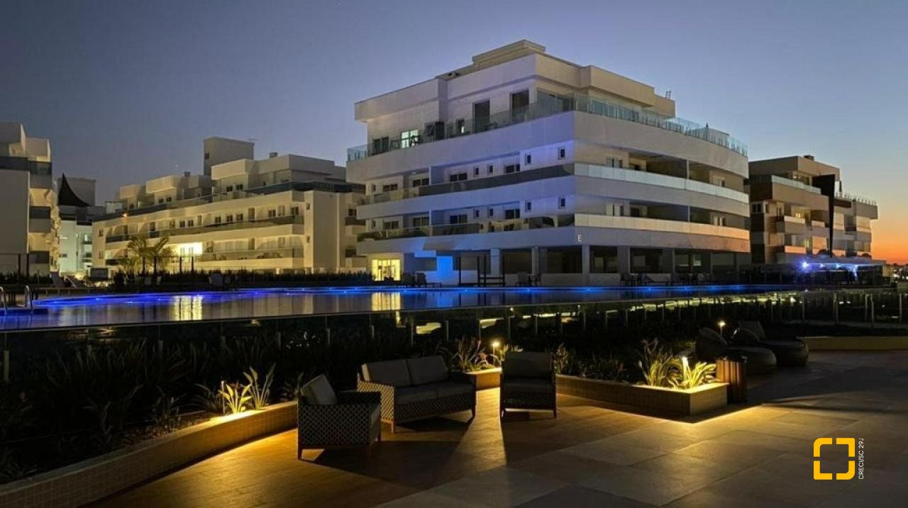 Cobertura com 235m², 6 quartos (sendo 3 suítes), 3 garagens, no bairro Ingleses em Florianópolis