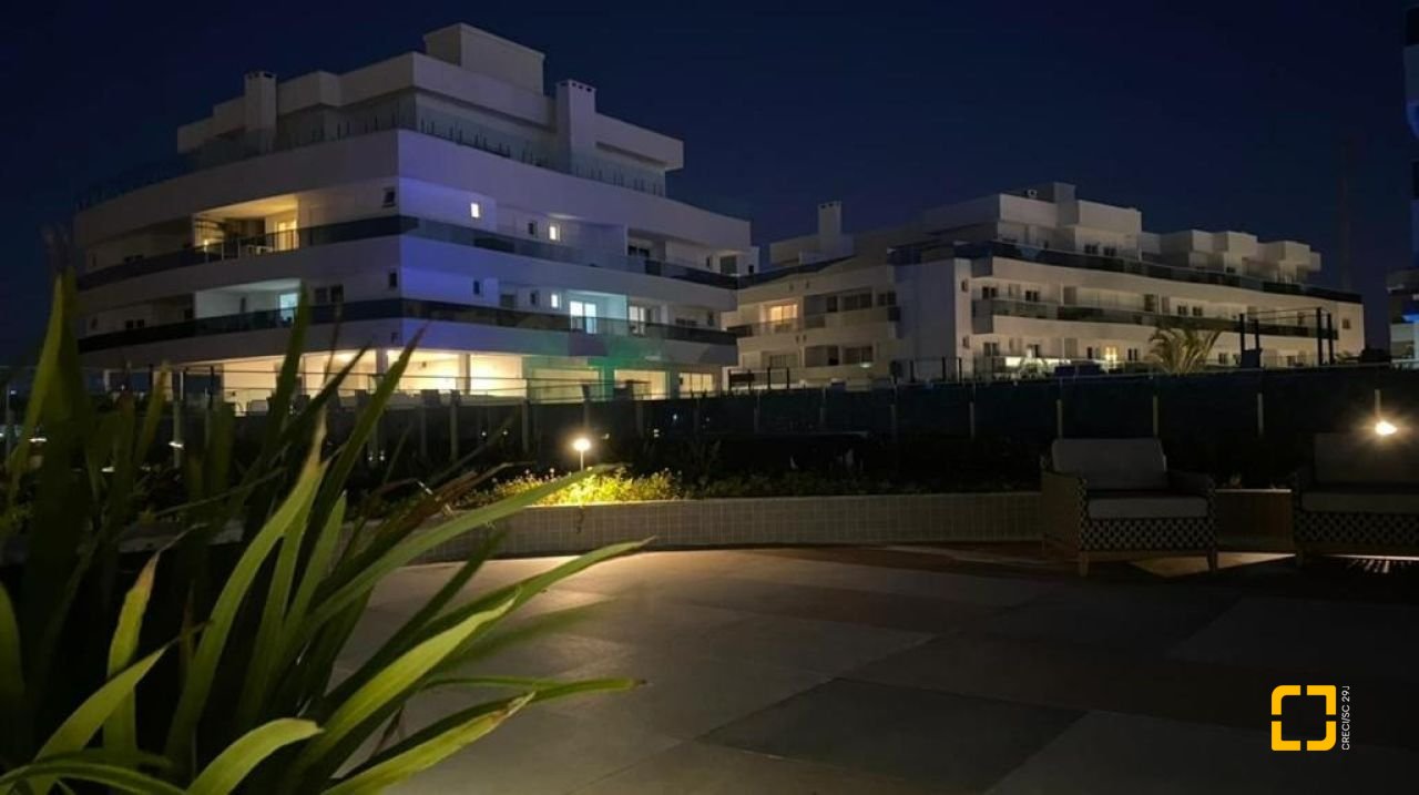 Cobertura com 235m², 6 quartos (sendo 3 suítes), 3 garagens, no bairro Ingleses em Florianópolis