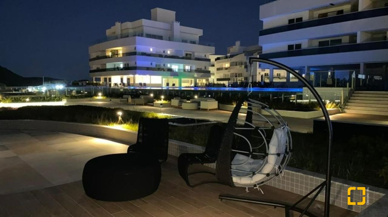 Cobertura com 235m², 6 quartos (sendo 3 suítes), 3 garagens, no bairro Ingleses em Florianópolis