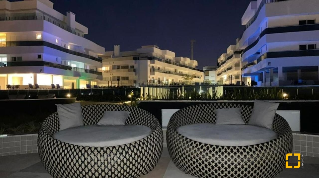 Cobertura com 235m², 6 quartos (sendo 3 suítes), 3 garagens, no bairro Ingleses em Florianópolis