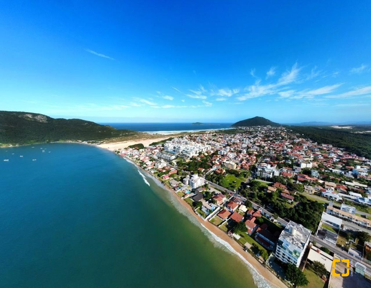 Cobertura com 235m², 6 quartos (sendo 3 suítes), 3 garagens, no bairro Ingleses em Florianópolis