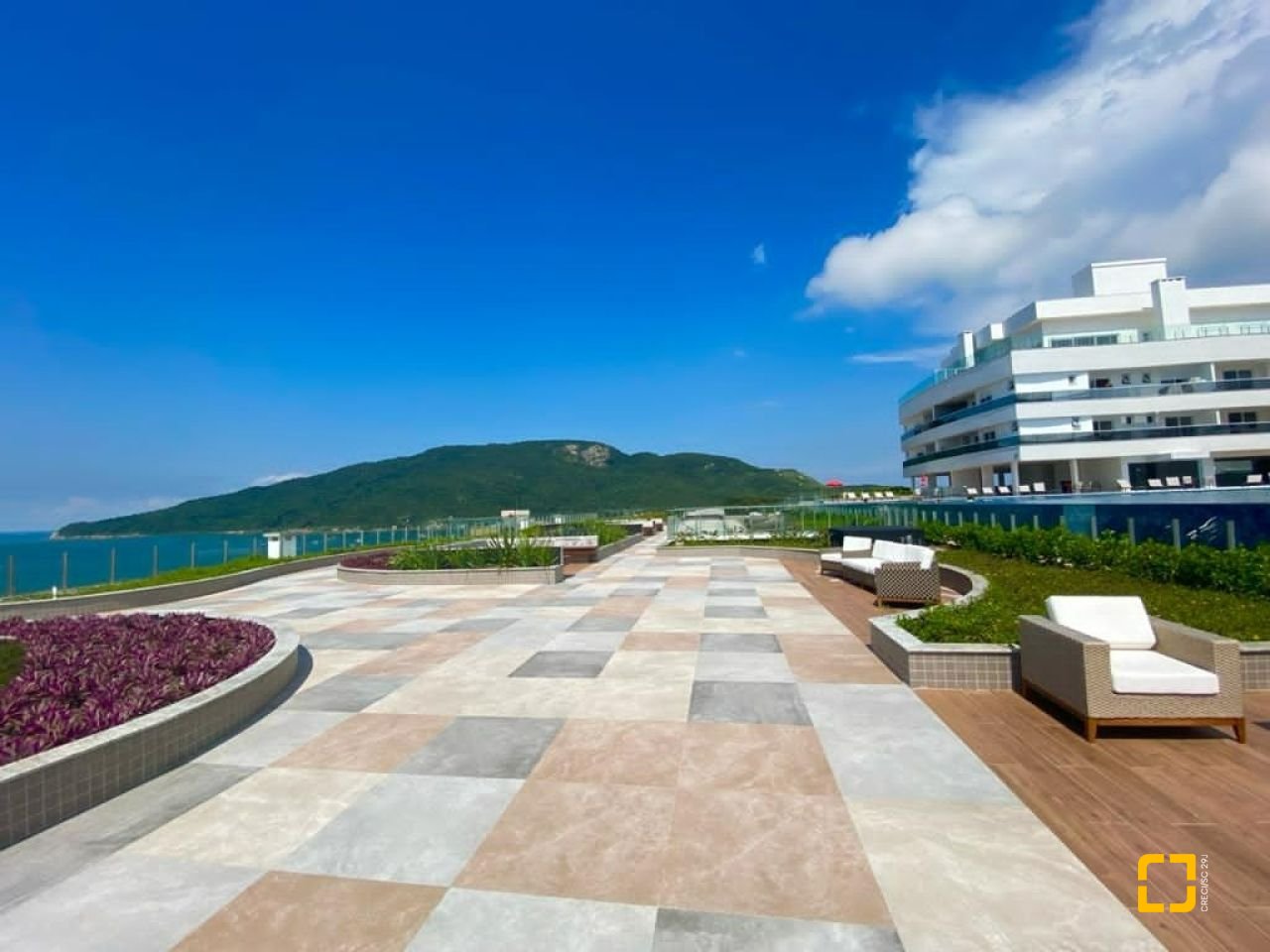 Cobertura com 235m², 6 quartos (sendo 3 suítes), 3 garagens, no bairro Ingleses em Florianópolis