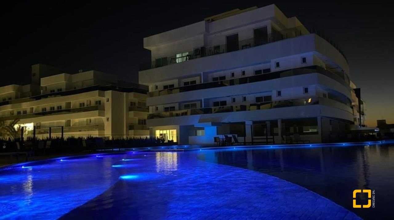 Cobertura com 235m², 6 quartos (sendo 3 suítes), 3 garagens, no bairro Ingleses em Florianópolis