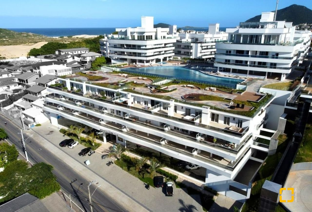 Cobertura com 235m², 6 quartos (sendo 3 suítes), 3 garagens, no bairro Ingleses em Florianópolis
