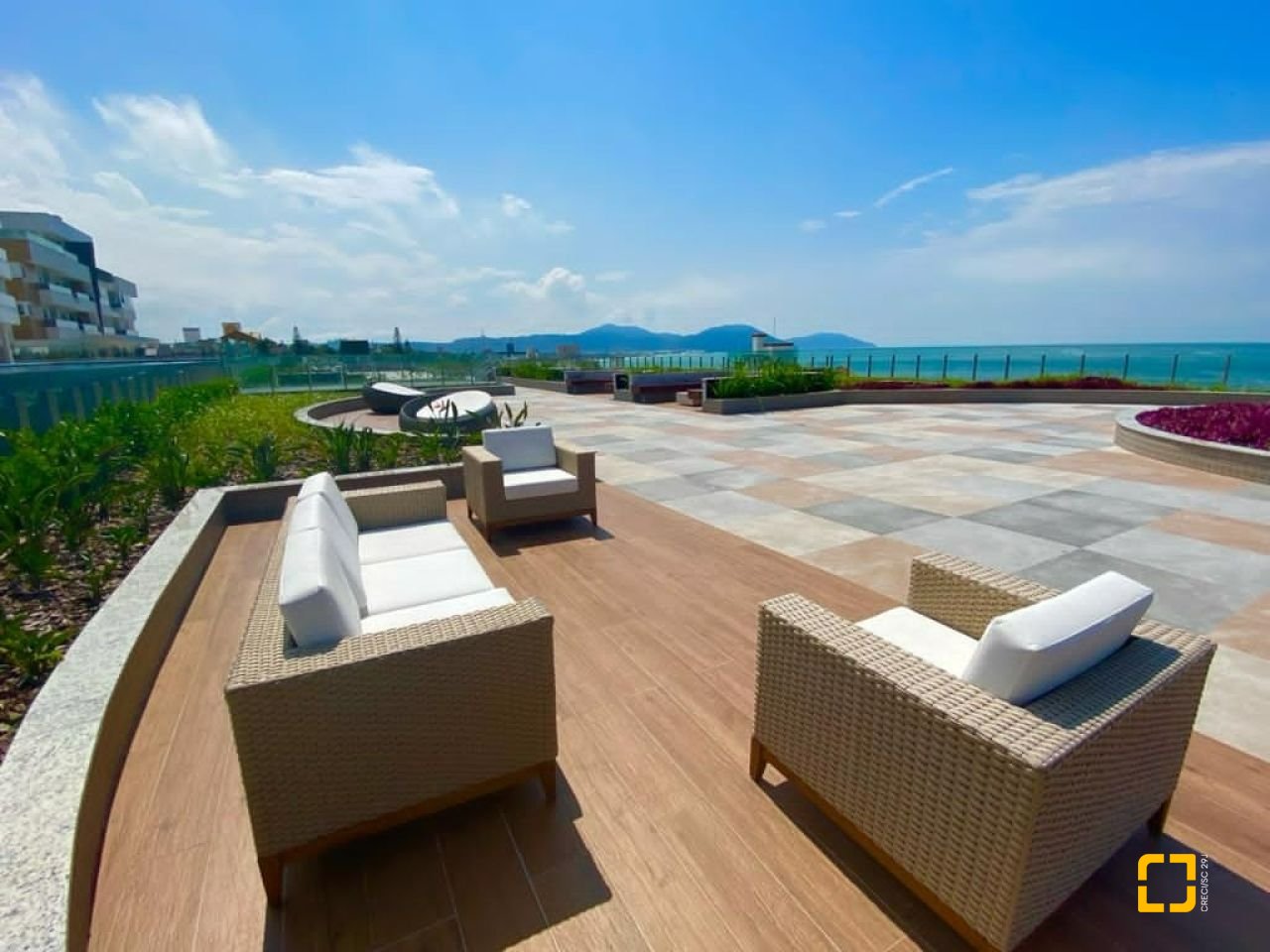 Cobertura com 235m², 6 quartos (sendo 3 suítes), 3 garagens, no bairro Ingleses em Florianópolis