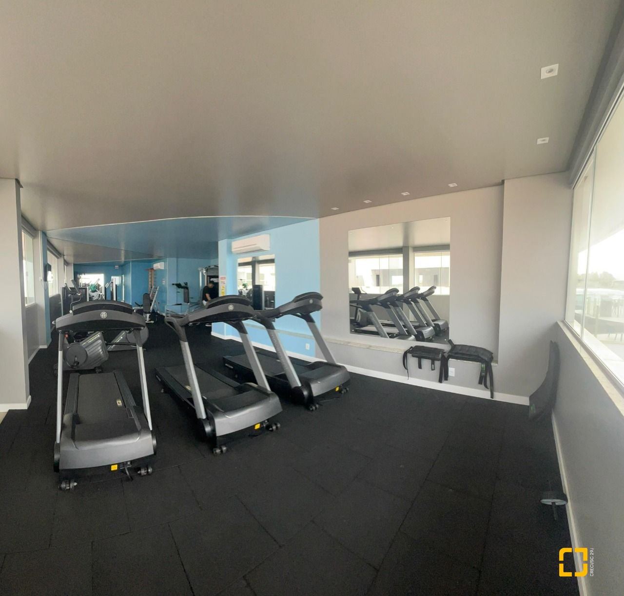 Cobertura com 235m², 6 quartos (sendo 3 suítes), 3 garagens, no bairro Ingleses em Florianópolis
