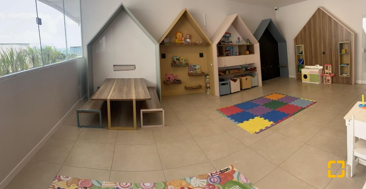 Cobertura com 235m², 6 quartos (sendo 3 suítes), 3 garagens, no bairro Ingleses em Florianópolis